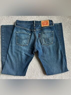 Levi's 501 Men's vintage Blue Straight-Leg Jeans 30 x 34 fits like 27 x 31